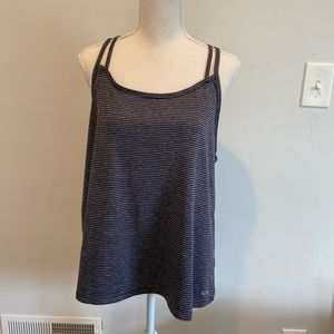 🌻 3 for $20 🌻 Large Workout Top